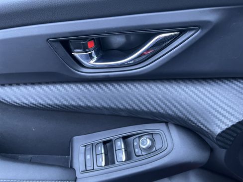 Used 2024 Subaru Ascent Premium w/ Convenience Package image 18