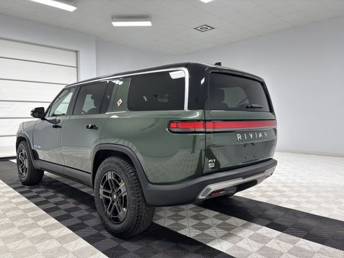 Used 2024 Rivian R1S Adventure AWD/4WD image 3