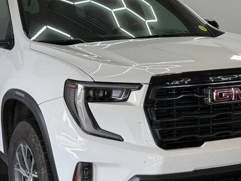Used 2024 GMC Acadia AT4 w/ Luxury Package AWD/4WD image 3
