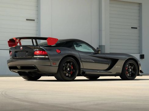 Used 2009 Dodge Viper ACR RWD image 9