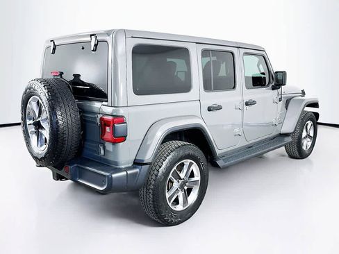 Used 2020 Jeep Wrangler Unlimited Sahara image 25