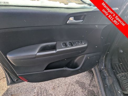 Used 2021 Kia Sportage LX w/ LX AWD Popular Package image 14