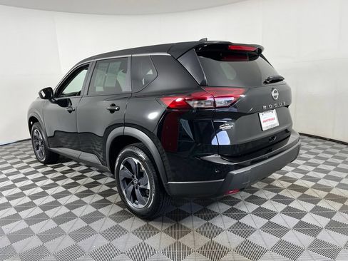 Used 2025 Nissan Rogue SV FWD image 15