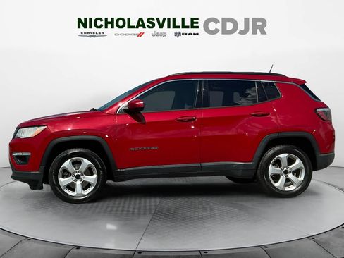 Used 2018 Jeep Compass Latitude w/ Popular Equipment Group AWD/4WD image 2