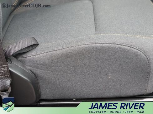 Used 2024 Jeep Wrangler Unlimited AWD/4WD image 10