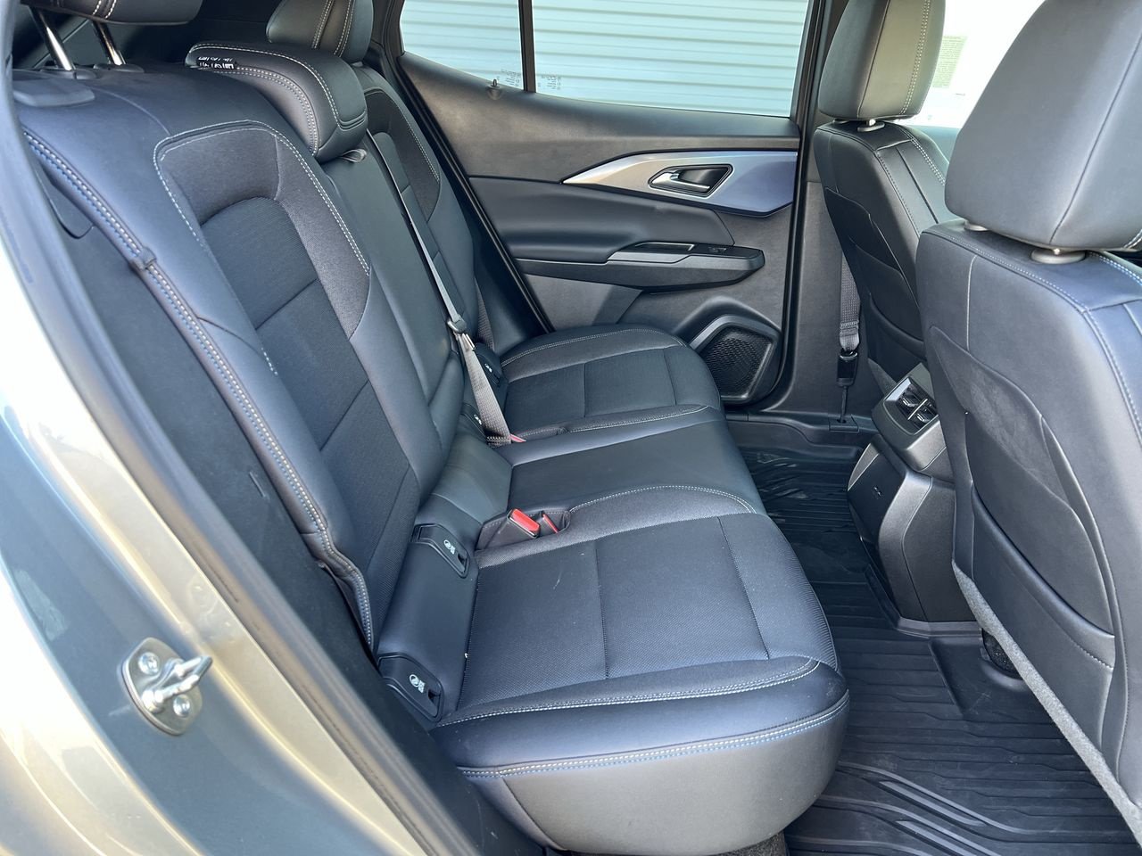 Certified 2024 Chevrolet Equinox EV LT w/ LPO, Blackout Package FWD image 29