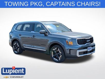 Used 2024 Kia Telluride EX w/ EX Captain's Chair Package