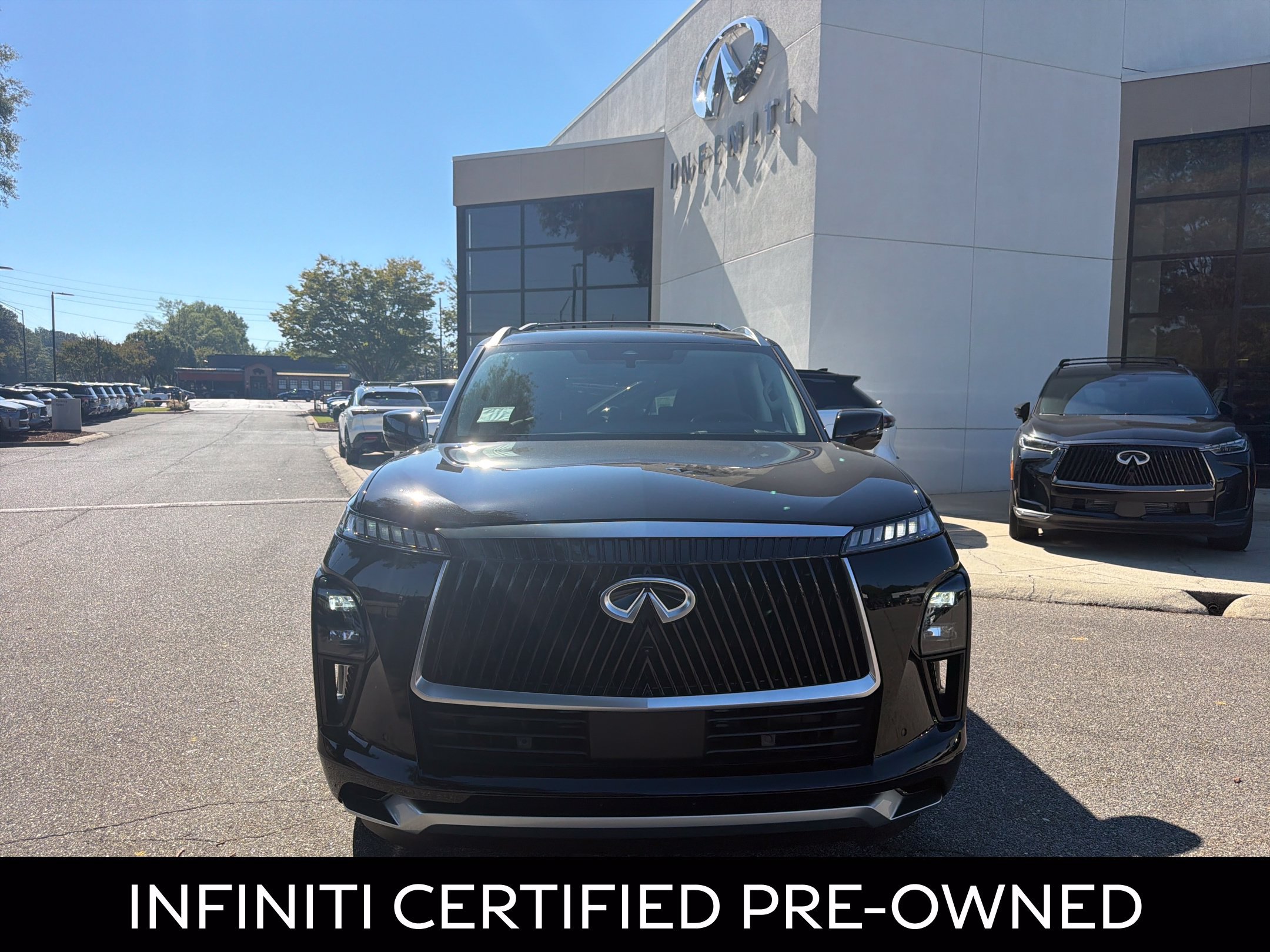Certified 2026 INFINITI QX80 Luxe RWD image 3