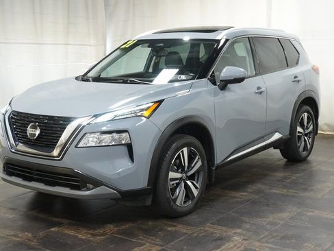 Used 2021 Nissan Rogue SL w/ Premium Package image 2