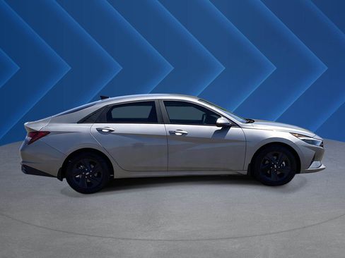 Certified 2023 Hyundai Elantra SEL FWD image 2