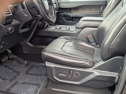 Used 2021 Ford Expedition Max Limited image 11