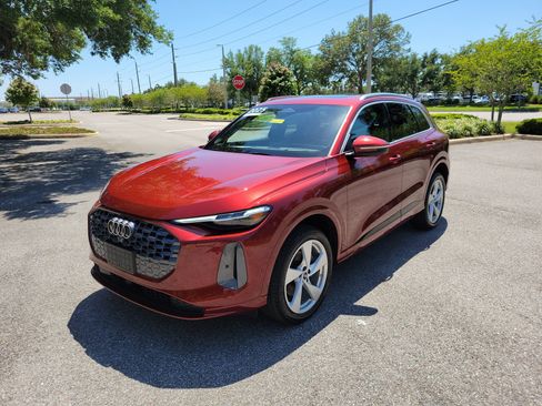 Used 2025 Audi Q5 Premium Plus w/ Premium Plus image 8