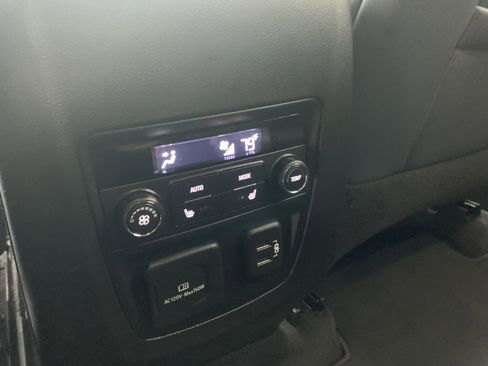 Used 2022 Buick Enclave Premium image 38