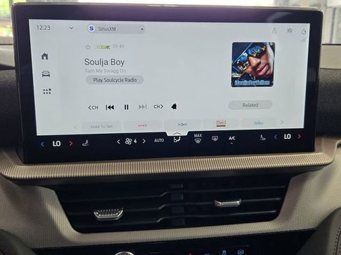 New 2026 Ford Explorer Active image 13