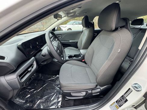 Used 2025 Kia K4 LXS image 33