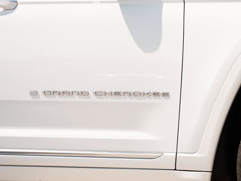 Used 2021 Jeep Grand Cherokee L Summit AWD/4WD image 43