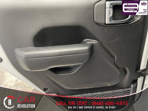 Used 2023 Jeep Wrangler Unlimited Rubicon 4xe AWD/4WD image 40