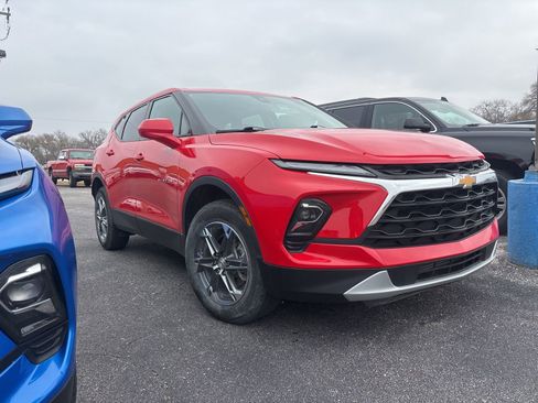 Used 2023 Chevrolet Blazer LT w/ Driver Confidence Package image 2