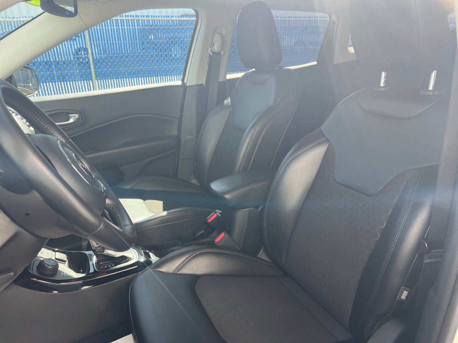 Used 2020 Jeep Compass Latitude AWD/4WD image 12