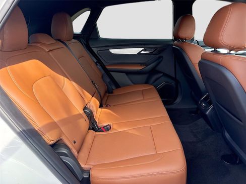 New 2025 VinFast VF 8 Plus image 27