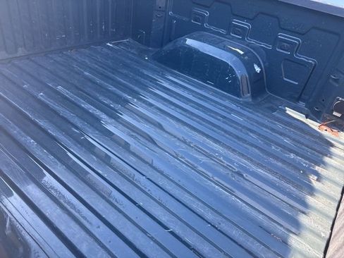 Used 2025 Chevrolet Silverado 1500 LT AWD/4WD image 19