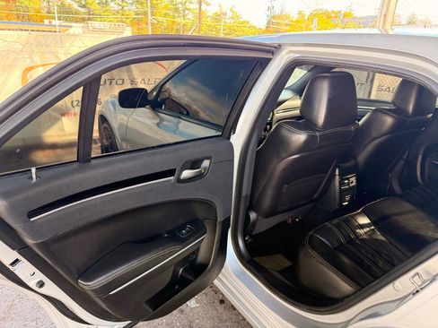 Used 2020 Chrysler 300 S image 17