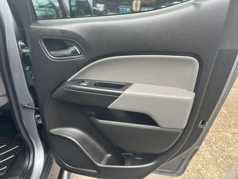 Used 2018 Chevrolet Colorado LT w/ LT Convenience Package AWD/4WD image 11
