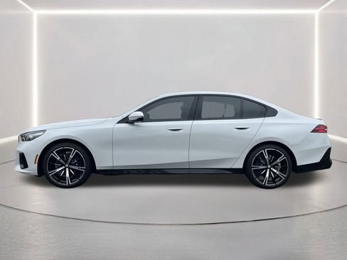 New 2026 BMW 530i w/ M Sport Package image 23