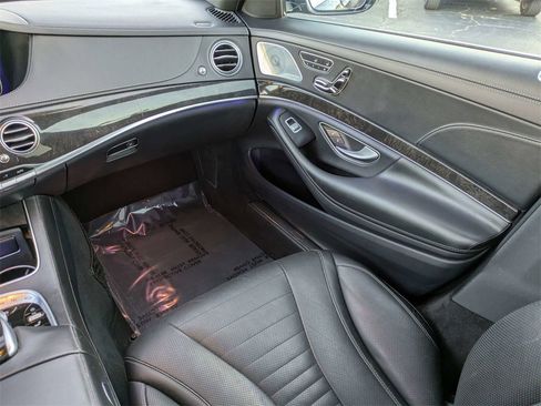 Used 2020 Mercedes-Benz S 560 4MATIC Sedan image 16
