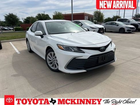 Used 2024 Toyota Camry LE image 1
