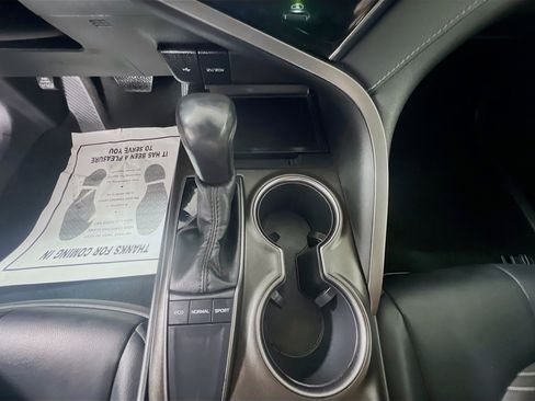 Used 2022 Toyota Camry SE w/ Convenience Package image 26