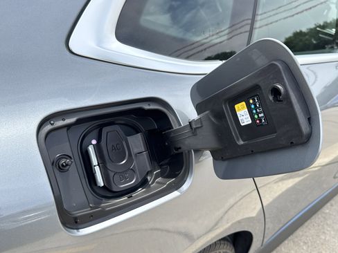 Used 2024 BMW i4 xDrive40i image 6