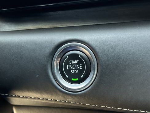 Used 2022 Cadillac Escalade Sport Platinum w/ Heavy-Duty Trailer Package AWD/4WD image 17