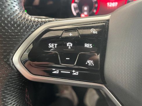 Used 2023 Volkswagen GTI SE image 39