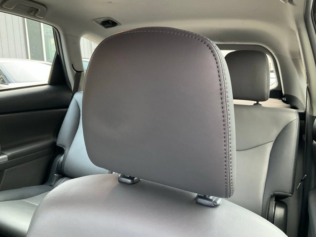 Used 2012 Toyota Prius V Five FWD image 15