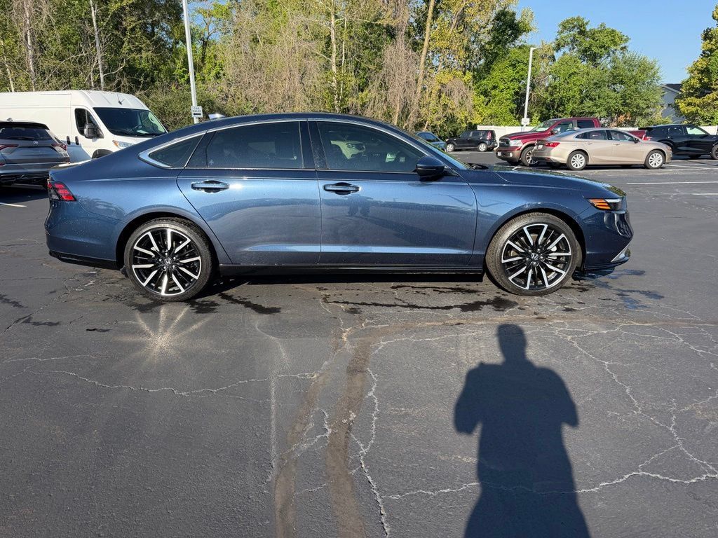 Used 2025 Honda Accord Touring image 5