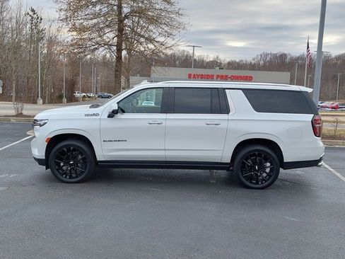 Used 2024 Chevrolet Suburban High Country image 10