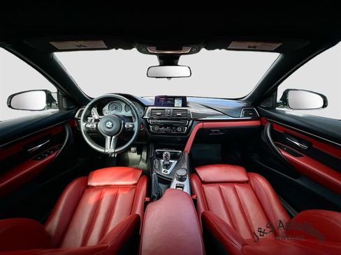 Used 2020 BMW M4 Convertible w/ Competition Package RWD image 28