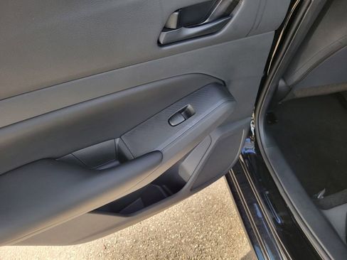 Used 2025 Nissan Altima 2.5 S image 11