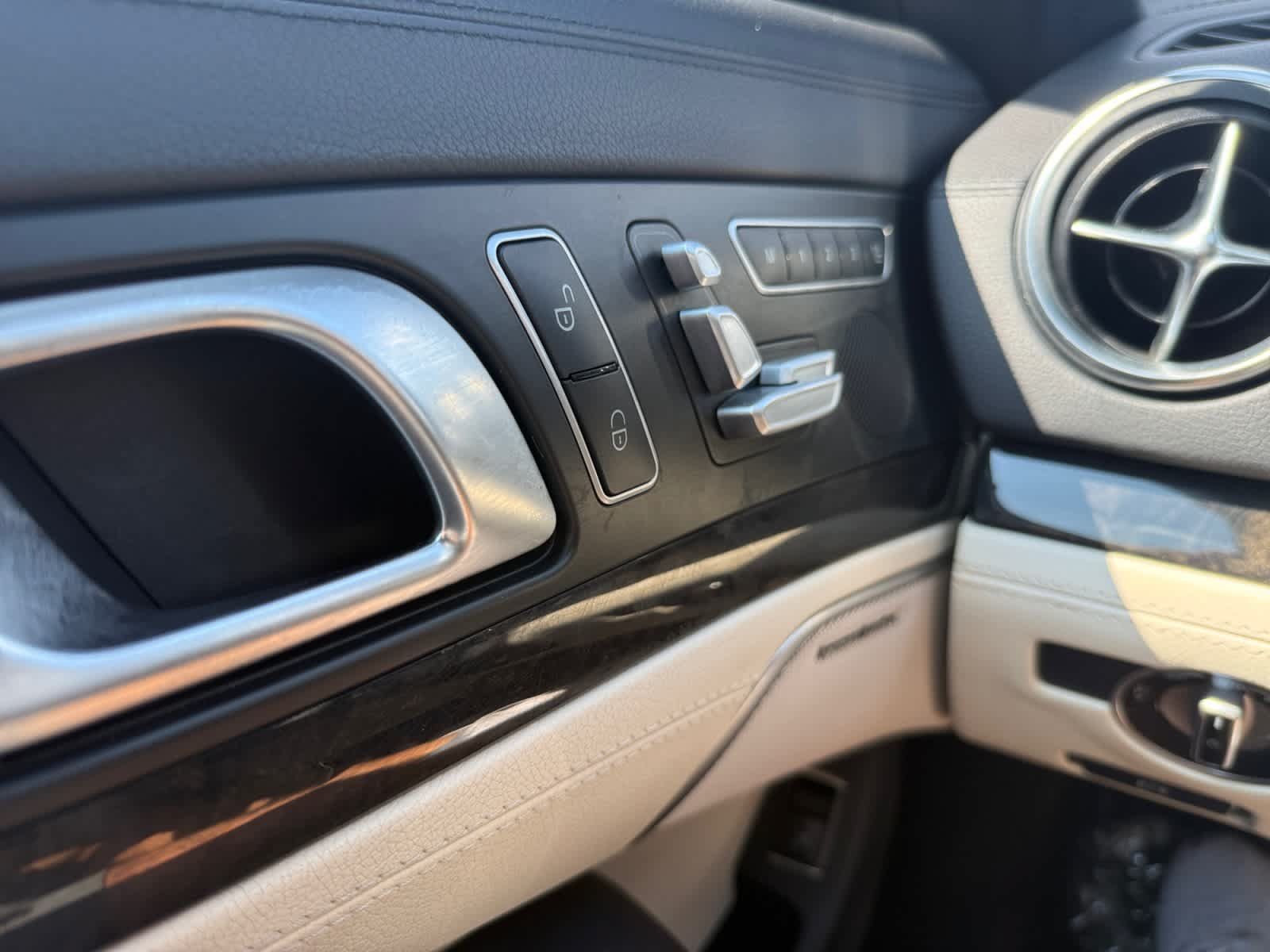 Used 2015 Mercedes-Benz SL 550 image 27