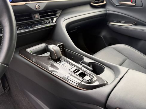 Used 2025 Toyota Crown XLE image 42