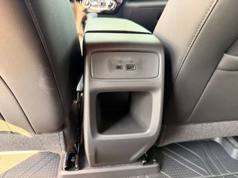 New 2026 Chevrolet Trax RS w/ Sunroof Package FWD image 28