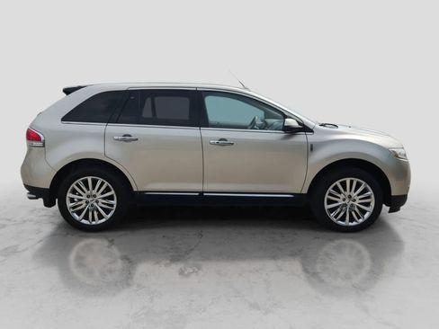 Used 2011 Lincoln MKX AWD w/ Wood Pkg image 9