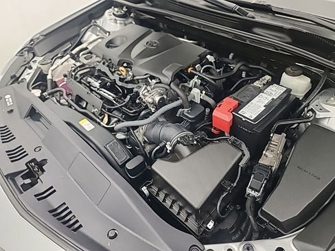Used 2022 Toyota Camry XSE FWD image 40
