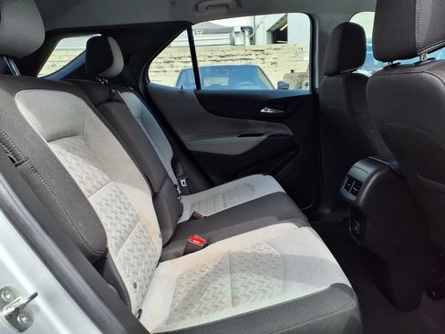 Used 2022 Chevrolet Equinox LS FWD image 22