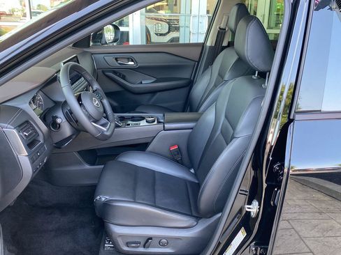 Certified 2023 Nissan Rogue SV w/ SV Premium B Package AWD/4WD image 19