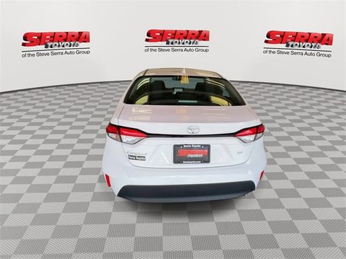 Used 2025 Toyota Corolla LE image 8