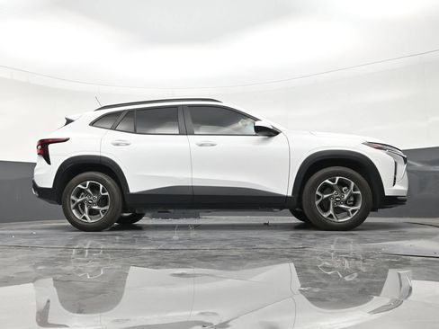 Used 2026 Chevrolet Trax LT FWD image 26