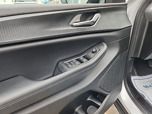 Certified 2024 Jeep Grand Cherokee Altitude image 17