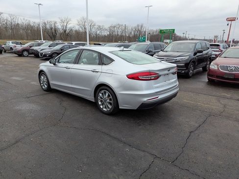 Used 2019 Ford Fusion SE image 5